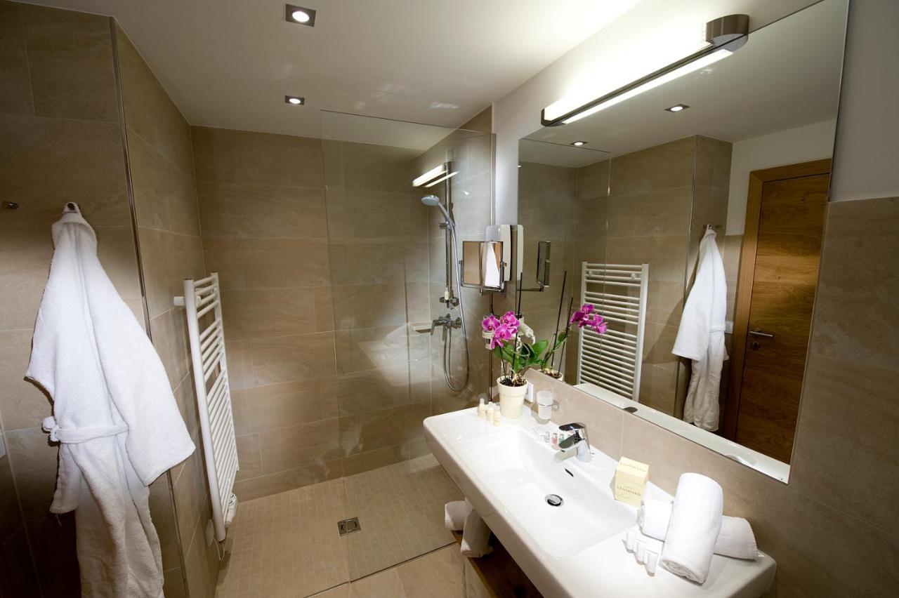 Hotel Leonhard ลีโอกัง ภายนอก รูปภาพ