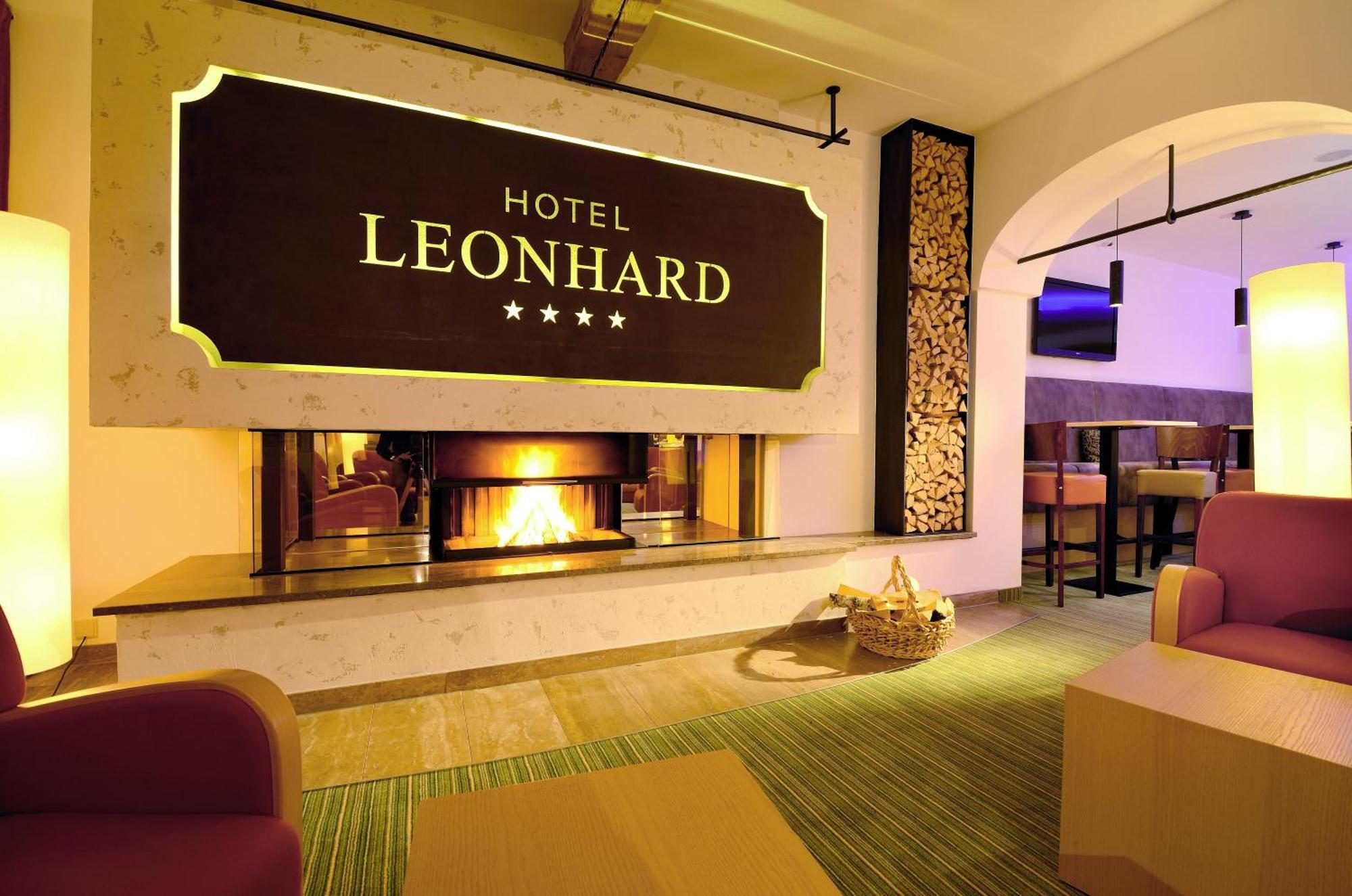 Hotel Leonhard ลีโอกัง ภายนอก รูปภาพ