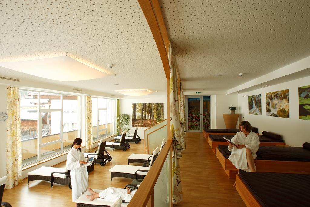 Hotel Leonhard ลีโอกัง ภายนอก รูปภาพ