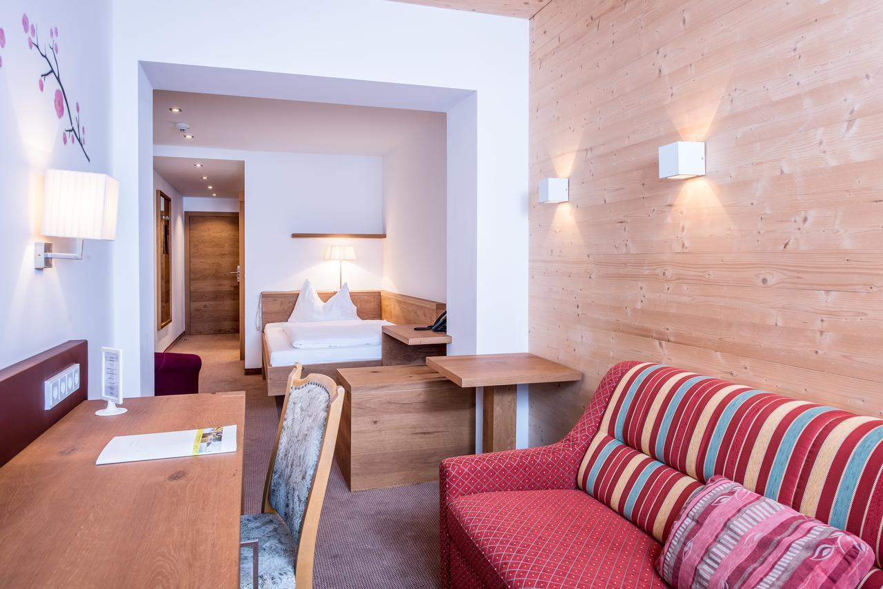 Hotel Leonhard ลีโอกัง ภายนอก รูปภาพ