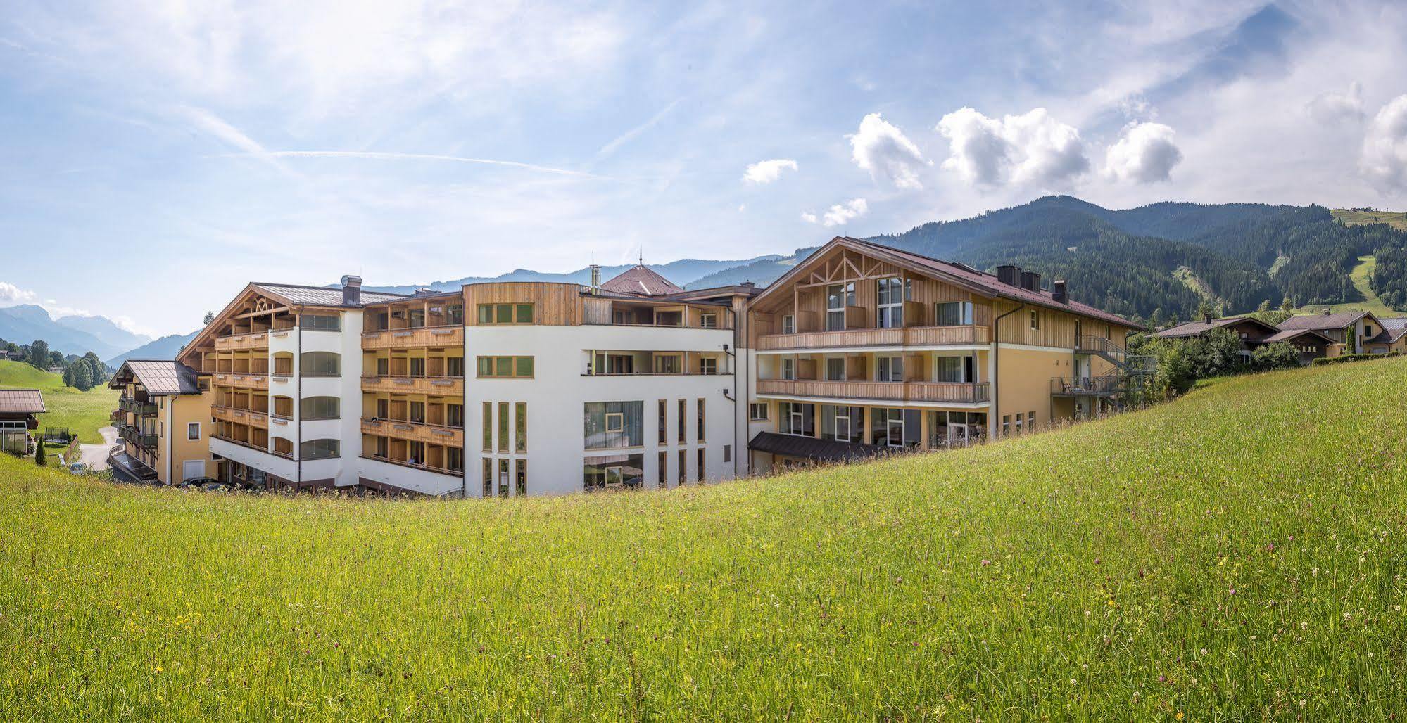 Hotel Leonhard ลีโอกัง ภายนอก รูปภาพ